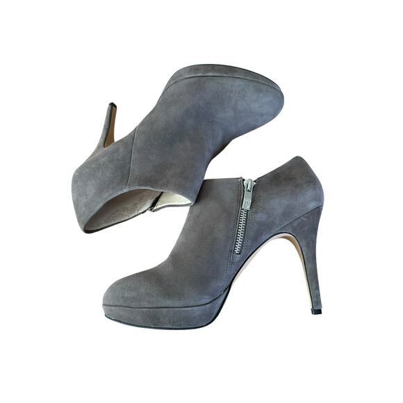 NEW Vince Camuto Stiletto Dark Gray Suede Ankle Logo Zipper Elvin Booties 8.5 - Picture 3 of 12